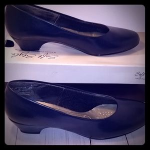 Soft Style Pump Sz 8